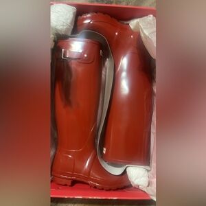 HUNTER Military Red Tall Rain Boots